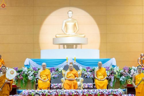 ภาพ No.236215:วันที่ 3 สิงหาคม พ.ศ. 2568 พิธีมุทิตาสักการะพระภิกษุ ผู้สอบได้เปรียญธรรม 9 ประโยค ระดับโลก ปีที่ 37, พิธีมอบโล่และทุนการศึกษา สำนักเรียนบาลีดีเด่นทั่วประเทศ ณ ห้องแก้วสารพัดนึก 1 วัดพระธรรมกาย