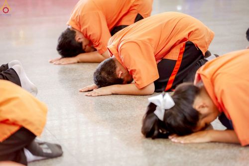 ภาพ No.246395:วันที่ 8-9 กันยายน พ.ศ. 2568 ศูนย์ปฏิบัติธรรมสมุทรปราการ นำทีมจัดอบรมโครงการอบรมคุณธรรม , จริยธรรม ในหัวข้อ การค้นพบศักยภาพในตนเอง เพื่อพัฒนานิสัย ผ่านนวัตกรรมความดีสากล ณ โรงเรียนวัดราษฎ์บูรณะ ต.บางปลา อ.บางพลี จ.สมุทรปราการ