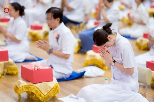 ภาพ No.237833:วันอาทิตย์ที่ 10 สิงหาคม พ.ศ. 2568 พิธีถวายไทยธรรมมุทิตาเปรียญธรรมและบาลีศึกษา ณ ห้องแก้วสารพัดนึก2 วัดพระธรรมกาย ปทุมธานี