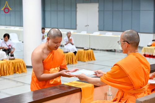 ภาพ No.229061:วันอาทิตย์ที่ 15 มิถุนายน พ.ศ. 2568 พิธีทอดผ้าป่าทุนพัฒนาพระมหาเปรียญ และทุนเผยแผ่พระพุทธศาสนาไปทั่วโลก ณ ห้องสัมมนา SPD สภาธรรมกายสากล วัดพระธรรมกาย