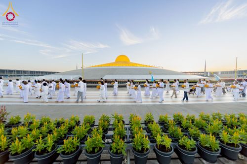 ภาพ No.276610:วันเสาร์ที่ 6 ธันวาคม  พ.ศ. 2568 พิธีเวียนประทักษิณและพิธีวันทาเจดีย์ โครงการอุปสมบทบูชาธรรมมหาปูชนียาจารย์ ประจำปี พ.ศ.2568 โครงการบวชพระนานาชาติ AEC และ WAB รุ่น CEO (นักบริหาร) รุ่นที่ 5 ณ มหาธรรมกายเจดีย์ วัดพระธรรมกาย