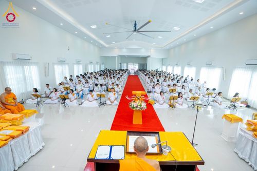 ภาพ No.174346:พิธีทอดกฐินกตัญญูบูชาธรรม ณ ศูนย์ปฏิบัติธรรมพระมงคลเทพมุนี อ.สองพี่น้อง จ.สุพรรณบุรี ในโครงการกฐินสามัคคีทั่วไทย 30,000 วัด บูชาธรรม 80 ปี หลวงพ่อธัมมชโย โดยคณะศิษยานุศิษย์วัดพระธรรมกาย วันที่ 10 พฤศจิกายน พ.ศ. 2567