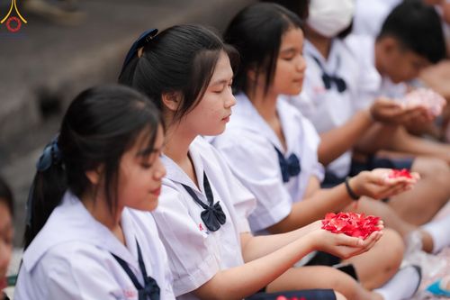 ภาพ No.128197:พิธีอัญเชิญพระบรมสารีริกธาตุ " ใจกลางเมืองนครหาดใหญ่ " เพื่อประดิษฐาน ณ มหารัตนเจดีย์สิริปทุมสวรรค์ (เจดีย์อริยพุทธะ 5 พระองค์) ศูนย์ปฏิบัติธรรมภาคใต้ อ.บางกล่ำ จ.สงขลา  วันที่ 9 มีนาคม พ.ศ.2567 (ชุดที่ 1)