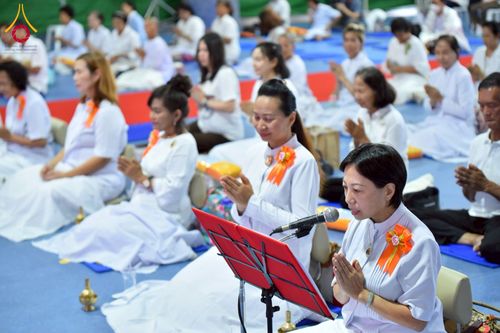 ภาพ No.238097:วันอังคารที่ 12 สิงหาคม พ.ศ. 2568 กิจกรรมวันแม่แห่งชาติ พิธีเปิดห้องปฎิบัติธรรม "กลางใส ใจสว่าง" (World Inner Peace Meditation Room) พิธีลูกกราบคุณแม่-คุณพ่อ พิธีทอดผ้าป่ากองทุนเลี้ยงพระ&กฐิน 30,000 วัด(บูชาธรรมหลวงพ่อ) พิธีไถ่โคท้อง 2 ตัว  ณ วิหารคด 2 ว