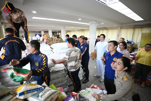 ภาพ No.159396:วัดพระธรรมกาย มูลนิธิธรรมกาย คณะศิษยานุศิษย์ฯ มอบถุงยังชีพ ข้าวสารอาหารแห้ง สมทบศูนย์รับบริจาคช่วยเหลือ ผู้ประสบภัยภาคเหนือ จังหวัดปทุมธานี มอบชุดอาหารปรุงสุกใหม่ ส่งแรงใจแก่เจ้าหน้าที่ผู้ปฏิบัติงาน และจิตอาสา วันที่ 27 กันยายน พ.ศ. 2567