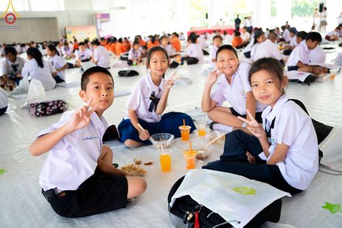 ภาพ No.103785:วันรวมพลังเด็กดี V-Star ผู้นำฟื้นฟูศีลธรรมโลก "รักษ์บวร รักษ์ศีล ๕ จังหวัดปทุมธานี" ปีที่ 5 ปีการศึกษา 2566 ณ วัดสายสุวพรรณ จ.ปทุมธานี วันศุกร์ที่ 22 ธันวาคม พ.ศ. 2566