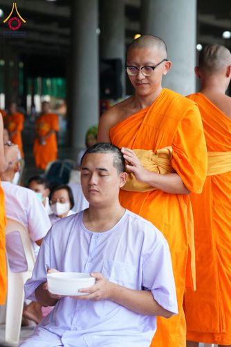 ภาพ No.143944:พิธีตัดปอยผมและปลงผมธรรมทายาท รุ่นเข้าพรรษา ณ มหาวิหารคด คอร์ 16 วัดพระธรรมกาย วันอาทิตย์ที่ 7 กรกฎาคม พ.ศ. 2567