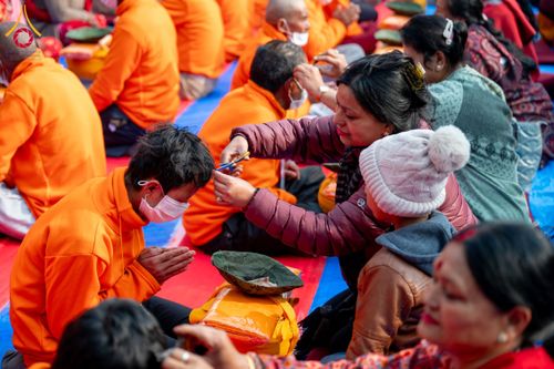 ภาพ No.129711:พิธีตัดปอยผมและแห่นาคธรรมทายาท ในโครงการบรรพชา 1,250 รูป ณ แดนประสูติ สวนลุมพินี ประเทศเนปาล วันที่ 2 มีนาคม พ.ศ. 2567