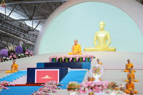 ภาพ No.236061:วันที่ 3 สิงหาคม พ.ศ. 2568 พิธีบูชาข้าวพระ ณ สภาธรรมกายสากล วัดพระธรรมกาย
