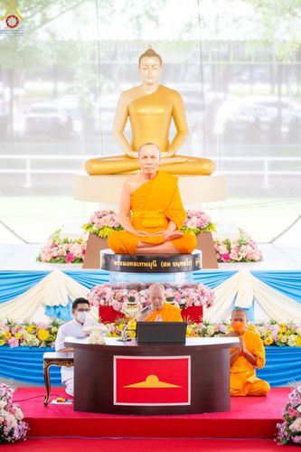 ภาพ No.85009:พิธีเจริญพระพุทธมนต์และพิธีสักการะ รูปเหมือนพระมงคลเทพมุนี (สด จนฺทสโร) ในวันที่ 5 สิงหาคม พ.ศ. 2566 ณ วัดพระธรรมกาย จ.ปทุมธานี เพื่ออัญเชิญประดิษฐาน  ณ วิหารพระมงคลเทพุนี (สด จนฺทสโร) ศูนย์ปฏิบัติธรรมภาคใต้ อ.บางกล่ำ จ.สงขลา