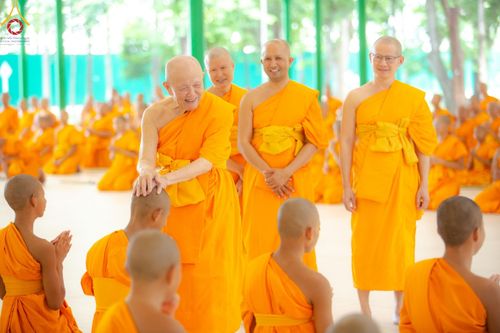 ภาพ No.145562:พิธีอธิษฐานพรรษาของคณะสงฆ์วัดพระธรรมกาย ณ อุโบสถพระไตรปิฎก วัดพระธรรมกาย วันอาทิตย์ที่ 21 กรกฎาคม พ.ศ. 2567
