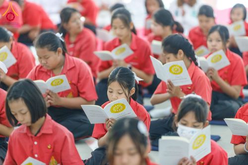 ภาพ No.192418:พิธีทอดผ้าป่าทำนุบำรุงศาสนสถาน ณ วัดศรีเมือง ต.ท่าทราย อ.เมืองสมุทรสาคร จ.สมุทรสาคร ในโครงการธรรมยาตรา กตัญญูบูชา มหาปูชนียาจารย์ พระมงคลเทพมุนี(สด จนฺทสโร) พระผู้ปราบมาร อนุสรณ์สถาน 7 แห่ง ปีที่ 13 วันที่ 9 มกราคม พ.ศ. 2568