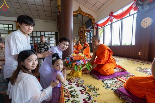 ภาพ No.165971:พิธีทอดกฐิน ณ วัดท่าเรือ ต.ท่าเรือ อ.ท่ามะกา จ.กาญจนบุรี ในโครงการกฐินสามัคคีทั่วไทย 30,000 วัด บูชาธรรม 80 ปี หลวงพ่อธัมมชโย โดยคณะศิษยานุศิษย์วัดพระธรรมกาย วันที่ 20 ตุลาคม พ.ศ. 2567