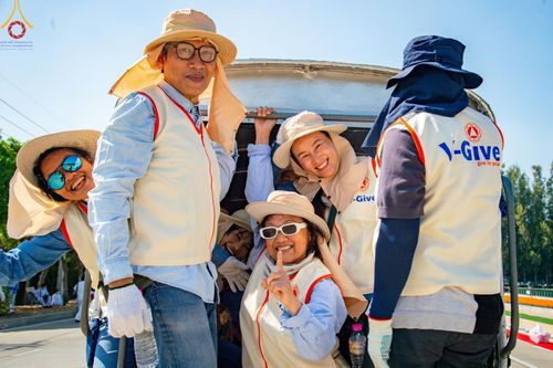 ภาพ No.191404:V.49 สารพัดV สารพัดดี ที่ธรรมยาตรา ในโครงการธรรมยาตรา กตัญญูบูชา มหาปูชนียาจารย์ พระมงคลเทพมุนี(สด จนฺทสโร) พระผู้ปราบมาร อนุสรณ์สถาน 7 แห่ง ปีที่ 13 ระหว่างวันที่ 2-31 มกราคม พ.ศ. 2568