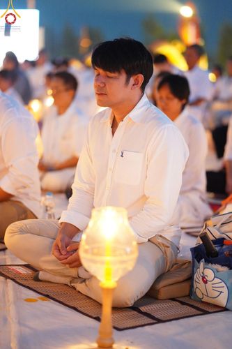 ภาพ No.200607:พิธีจุดประทีปถวายเป็นพุทธบูชา และบูชาธรรมมหาปูชนียาจารย์ ณ อนุสรณ์สถานบางปลา วัดบางปลา อำเภอบางเลน จังหวัดนครปฐม ในโครงการธรรมยาตรา กตัญญูบูชา มหาปูชนียาจารย์ พระมงคลเทพมุนี(สด จนฺทสโร) พระผู้ปราบมาร อนุสรณ์สถาน 7 แห่ง ปีที่ 13 วันที่ 23 มกราคม พ.ศ. 2568