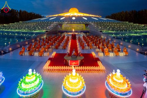 ภาพ No.266299:วันพุธที่ 5 พฤศจิกายน พ.ศ. 2568 (วันพระ ขึ้น 15 ค่ำ เดือน 12) พิธีลอยกระทงธรรม  ณ สระมหาเศรษฐีทะเลบุญ มหาวิหารพระมงคลเทพมุนี วัดพระธรรมกาย จ.ปทุมธานี