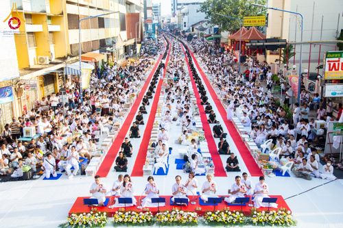 ภาพ No.147866:มหาสังฆทานครั้งยิ่งใหญ่ ตักบาตรพระ 10,000 รูป คณะสงฆ์ 4 ประเทศ 14 จังหวัดภาคใต้ วันอาทิตย์ที่ 11 สิงหาคม พ.ศ. 2567 ณ นิพัทธ์อุทิศ 3 ใจกลางนครหาดใหญ่ จ.สงขลา