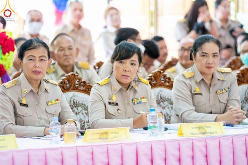 ภาพ No.88005:การลงพื้นที่ตรวจเยี่ยมและติดตามผลการดำเนินงาน โครงการสร้างความปรองดองสมานฉันท์ โดยใช้หลักธรรมทางพระพุทธศาสนา "หมู่บ้านรักษาศีล5" จังหวัดปทุมธานี