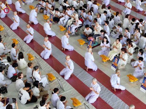 ภาพ No.321315:วันเสาร์ที่ 11 เมษายน พ.ศ.2569 พิธีขอขมาและมอบผ้าไตร โครงการอุปสมบทหมู่ บูชาธรรมหลวงพ่อธัมมชโย พ.ศ.2569 โครงการอุปสมบทหมู่ธรรมทายาท ระดับอุดมศึกษา รุ่น 53 (ภาคฤดูร้อน) ณ วัดพระธรรมกาย ปทุมธานี