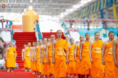 ภาพ No.153196:พิธีมุทิตาสักการะ พระภิกษุ-สามเณร ผู้สอบไล่ได้เปรียญธรรม ประโยค 1-2 ถึงประโยค ป.ธ.9 และบาลีศึกษา ประโยค1-2 ถึง บ.ศ.9 , พิธีมอบดวงแก้วสามเณรผู้ทรงบาลีไวยากรณ์ วัดพระธรรมกาย และ ศูนย์ส่งเสริมศีลธรรมในประเทศและต่างประเทศ วันอาทิตย์ที่ 8 กันยายน พ.ศ.2567