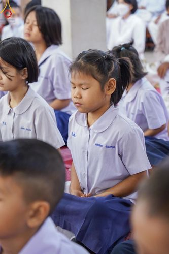 ภาพ No.195202:พิธีทอดผ้าป่าทำนุบำรุงศาสนสถาน ณ วัดพรสวรรค์ ต.หนองบ่อ อ.สองพี่น้อง จ.สุพรรณบุรี ในโครงการธรรมยาตรา กตัญญูบูชา มหาปูชนียาจารย์ พระมงคลเทพมุนี(สด จนฺทสโร) พระผู้ปราบมาร อนุสรณ์สถาน 7 แห่ง ปีที่ 13 วันที่ 13 มกราคม พ.ศ. 2568