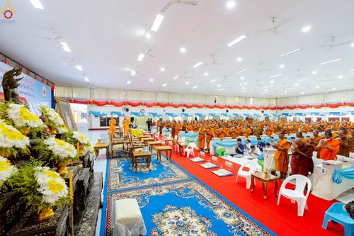 ภาพ No.233527:วันจันทร์ที่ 7 กรกฎาคม พ.ศ. 2568 จังหวัดบุรีรัมย์รวมใจ สัมมนาคณะสงฆ์ เพื่อฟื้นฟูพระพุทธศาสนา  โครงการทอดกฐินสามัคคีทั่วไทย 30,000 วัด ประจำปีพุทธศักราช 2568 และพิธีถวายมหาสังฆทาน 300 กว่าวัด โดยคณะศิษยานุศิษย์ บูชาธรรม 81 ปี หลวงพ่อธัมมชโย  ณ วัดกลาง พระ