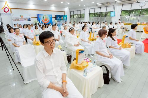 ภาพ No.221375:วันอาทิตย์ที่ 27 เมษายน พ.ศ. 2568 พิธีเจริญพระพุทธมนต์สมโภชดวงแก้วธรรมชัย เนื่องในโอกาสบูชาธรรม 81 ปีหลวงพ่อธัมมชโย อัญเชิญประดิษฐานเนื่องในโอกาสสถาปนาวัดพระธรรมกายไอซ์แลนด์ ณ อาคารปลูกศรัทธา 1 วัดพระธรรมกาย อำเภอคลองหลวง จังหวัดปทุมธานี