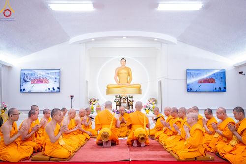ภาพ No.145008:พิธีบรรพชา และอุปสมบท ธรรมทายาท โดยมี พระเดชพระคุณพระธรรมรัตนาภรณ์ เป็นพระอุปัชฌาย์ ยังความปลื้มปิติใจให้แก่ผู้ปกครอง และคณะญาติมิตร ณ วัดพระธรรมกายนิวเจอร์ซี  ประเทศสหรัฐอเมริกา