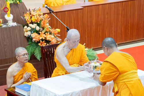 ภาพ No.254796:วันที่ 15 ตุลาคม พ.ศ. 2568 พิธีบรรจุพระบรมสารีริกธาตุภายในพระเกตุองค์พระประธาน สมโภชพระประธาน พระธรรมกาย ณ ศูนยอบรมเยาวชนกาญจนบุรี
