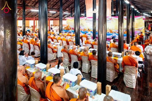 ภาพ No.202158:พิธีเจริญพระพุทธมนต์ ปฏิบัติธรรม มอบทุนการศึกษา ถวายสังฆทาน 108 วัด เพื่อถวายเป็นพุทธบูชา และขับเคลื่อนโครงการหมู่บ้านรักษาศีล 5 โดยคณะสงฆ์จังหวัดนครปฐม คณะศิษยานุศิษย์วัดพระธรรมกาย โครงการธรรมยาตรา ปีที่ 13 ณ วัดบางปลา อำเภอบางเลน จังหวัดนครปฐม