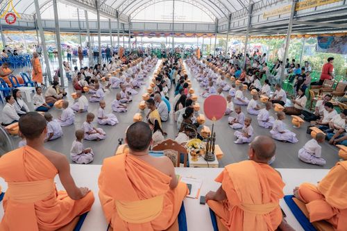 ภาพ No.133443:พิธีขอขมารับผ้าไตร, พิธีบรรพชาสามเณร, สามเณรออกบิณฑบาต ในโครงการบรรพชาสามเณร ฟื้นฟูพระพุทธศาสนาทั่วไทย  ณ ศูนย์ปฏิบัติธรรม และอบรมเยาวชนเมืองยะลา วันที่ 3 เมษายน พ.ศ. 2567