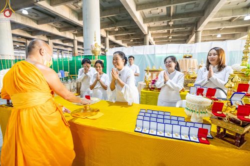 ภาพ No.123578:พิธีถวายสลากภัต แด่พระภิกษุสงฆ์ เพื่อโครงการธรรมยาตรา กตัญญูบูชา มหาปูชนียาจารย์ พระมงคลเทพมุนี (สด จนฺทสโร) พระผู้ปราบมาร อนุสรณ์สถาน 7 แห่ง ปีที่ 12 ระหว่างวันที่ 2 - 31 มกราคม พ.ศ.2567