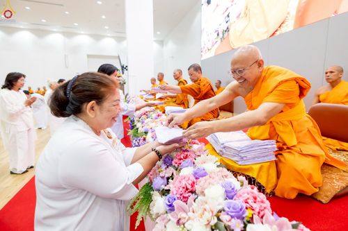 ภาพ No.242723:วันที่ 29-31 สิงหาคม พ.ศ. 2568 องค์กรภาคีเครือข่าย “บวร” (บ้าน-วัด-โรงเรียน-ราชการ) อ.คลองหลวง จัดบวชอุบาสิกาแก้ว ถวายพระราชกุศลแด่สมเด็จพระพันปีหลวง - กตัญญูบูชาแด่ผู้มีพระคุณ