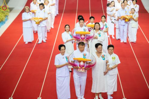 ภาพ No.150096:พิธีทอดผ้าป่าสมทบกฐินวัดพระธรรมกาย และสมทบกฐิน 30,000 วัดทั่วไทย ครั้งที่ 1 เนื่องในวันธรรมชัย 27 สิงหาคม พ.ศ.2567 ณ สภาธรรมกายสากล วัดพระธรรมกาย