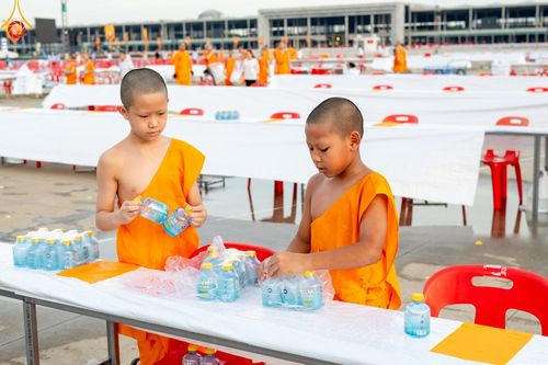 ภาพ No.218783:วันศุกร์ที่ 18 เมษายน พ.ศ. 2568 การเตรียมงานในลานธรรม , พระมหาธรรมกายเจดีย์ เพื่องานวันคุ้มครองโลก 22 เมษายน พ.ศ. 2568