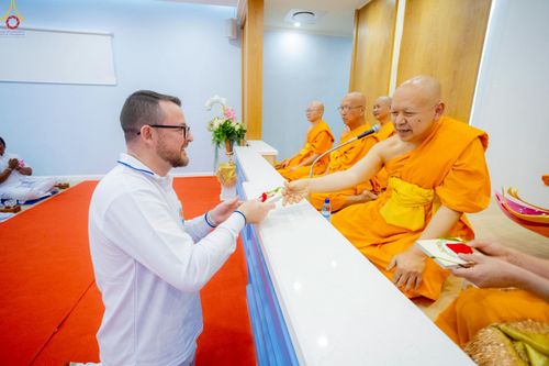 ภาพ No.270410:วันอาทิตย์ที่ 19 ตุลาคม พ.ศ. 2568 พิธีทอดกฐินสามัคคี เพื่อสถาปนากุฏิสงฆ์  น้อมถวายเป็นพุทธบูชาและบูชาธรรม แด่หลวงพ่อธัมมชโย ณ วัดพุทธเคปทาวน์  ประเทศสาธารณรัฐแอฟริกาใต้