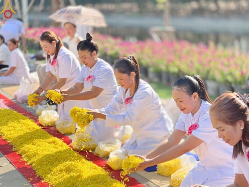 ภาพ No.188423:พิธีต้อนรับพระธรรมยาตรา ในโครงการธรรมยาตรา กตัญญูบูชา มหาปูชนียาจารย์ พระมงคลเทพมุนี(สด จนฺทสโร) พระผู้ปราบมาร อนุสรณ์สถาน 7 แห่ง ปีที่ 13 วันที่ 2 มกราคม พ.ศ. 2568 ณ วัดพระธรรมกาย จ.ปทุมธานี