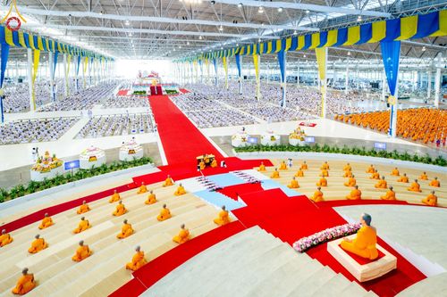 ภาพ No.151163:พิธีบูชาข้าวพระ ในวันอาทิตย์ต้นเดือน วันที่ 1 กันยายน พ.ศ. 2567 ณ สภาธรรมกายสากล วัดพระธรรมกาย