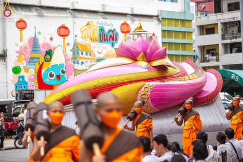 ภาพ No.128485:พิธีอัญเชิญพระบรมสารีริกธาตุ " ใจกลางเมืองนครหาดใหญ่ " เพื่อประดิษฐาน ณ มหารัตนเจดีย์สิริปทุมสวรรค์ (เจดีย์อริยพุทธะ 5 พระองค์) ศูนย์ปฏิบัติธรรมภาคใต้ อ.บางกล่ำ จ.สงขลา  วันที่ 9 มีนาคม พ.ศ. 2567 (ชุดที่ 2)