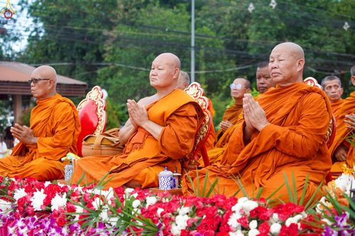 ภาพ No.229851:วันพฤหัสบดีที่ 26 มิถุนายน พ.ศ. 2568 พิธีตักบาตรพระ 1,165 รูป ฉลองก่อตั้งเมืองวานรนิวาส ครบรอบ 164 ปี ณ ถนนวานรนิวาส-อากาศอำนวย อ.วานรนิวาส จ.สกลนคร