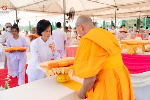 ภาพ No.121126:พิธีทอดผ้าป่า โครงสร้างหลังคา เสาคู่ค้ำฟ้ามหามงคล เพื่อสถาปนาอาคาร 80 ปี หลวงพ่อธัมมชโย ณ ศูนย์ปฏิบัติธรรมวิหารแดง ต.เจริญธรรม อ.วิหารแดง จ.สระบุรี วันที่ 27 มกราคม พ.ศ. 2567