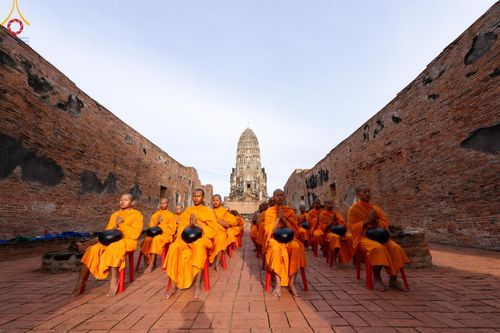 ภาพ No.138526:พิธีตักบาตร วัดราชบูรณะ จ.พระนครศรีอยุธยา วันที่ 25 พฤษภาคม พ.ศ.2567