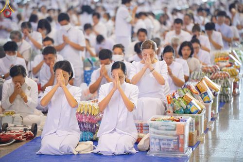 ภาพ No.136564:พิธีตักบาตร พิธีบูชาข้าวพระ ในวันอาทิตย์ต้นเดือนที่ 5 พฤษภาคม พ.ศ. 2567 ณ วัดพระธรรมกาย จ.ปทุมธานี