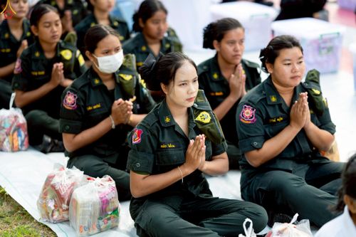 ภาพ No.234381:วันพฤหัสบดีที่ 24 กรกฎาคม พ.ศ. 2568 พิธีถวายสังฆทานแก่คณะสงฆ์ 323 วัด , พิธีมอบกองทุนหนุนแรงใจช่วยครูใต้ , พิธีทำบุญส่วนกุศลแด่ผู้วายชนม์ ในเหตุการณ์ความไม่สงบ 4 จังหวัด ชายแดนภาคใต้ (ปัตตานี , ยะลา , นราธิวาส , สงขลา) ปีที่ 21 ครั้งที่ 179 ณ วัดเวฬุวัน 