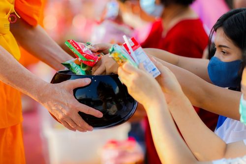 ภาพ No.76076:งานทำบุญตักบาตรเชอรี่มอลล์ อ.คลองหลวง จ.ปทุมธานี วันที่ 14 กุมภาพันธ์ พ.ศ. 2566