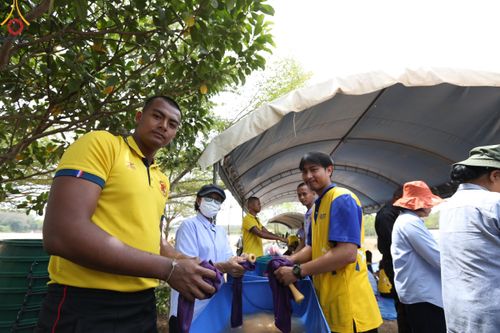 ภาพ No.127451:V.31 ทุ่มเทเพื่อบางกล่ำ การเตรียมงานของเจ้าหน้าที่หน่วยงานต่างๆ  เพื่องานธรรมยาตราอัญเชิญพระบรมสารีริกธาตุ ประดิษฐาน ณ มหารัตนเจดีย์สิริปทุมสวรรค์ (เจดีย์อริยพุทธะ 5 พระองค์) ณ ศูนย์ปฏิบัติธรรมภาคใต้ อ.บางกล่ำ จ.สงขลา ระหว่างวันที่ 9-10 มีนาคม พ.ศ. 2567