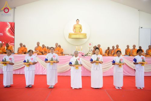 ภาพ No.225861:วันอาทิตย์ที่ 18 พฤษภาคม พ.ศ. 2568 ศูนย์ปฏิบัติธรรมสระบุรี ได้จัดพิธีทอดผ้าป่าฟื้นฟูพระพุทธศาสนา และพิธีมอบใบประกาศนียบัตรเชิดชูเกียรติผู้นำรถ ที่ทำหน้าที่จัดรถเพื่อพาสาธุชนไปร่วมงานวันที่ 22 เมษายน ที่ผ่านมา