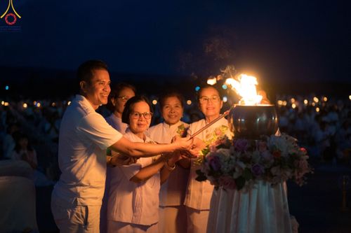 ภาพ No.91657:พิธีทอดผ้าป่า สร้างลานเอนกประสงค์พญานาค 4 ตระกูล จุดประทีปโคมลาน ถวายเป็นพุทธบูชา  สร้างความสว่างไสวให้กับแผ่นดินด้วยแสงธรรม วันอาทิตย์ที่ 29 ตุลาคม พ.ศ. 2566 ณ พุทธอุทยานนานาชาติ จังหวัดหนองคาย