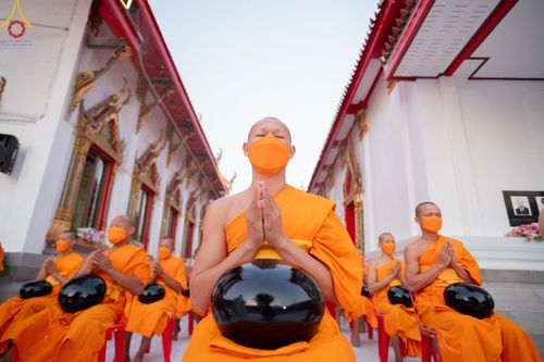 ภาพ No.112701:พิธีตักบาตรพระธรรมยาตราฯ ณ วัดสองพี่น้อง จ.สุพรรณบุรี วันที่ 15 มกราคม พ.ศ. 2567