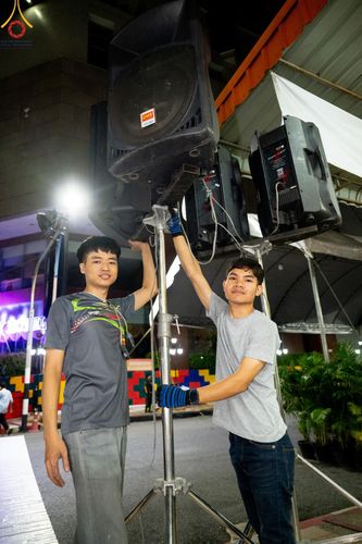 ภาพ No.151631:V.55 ทีมใหญ่ที่หาดใหญ่ เจ้าหน้าที่ทุกสถานะ หลายสัญชาติ ร่วมกันจัดงานตักบาตรที่หาดใหญ่ วันที่ 10-11 สิงหาคม พ.ศ. 2567